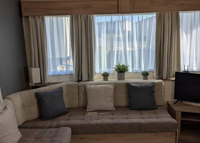 Floppy Feet Pet Friendly Holiday Home Rental Thornwick Bay, Flamborough