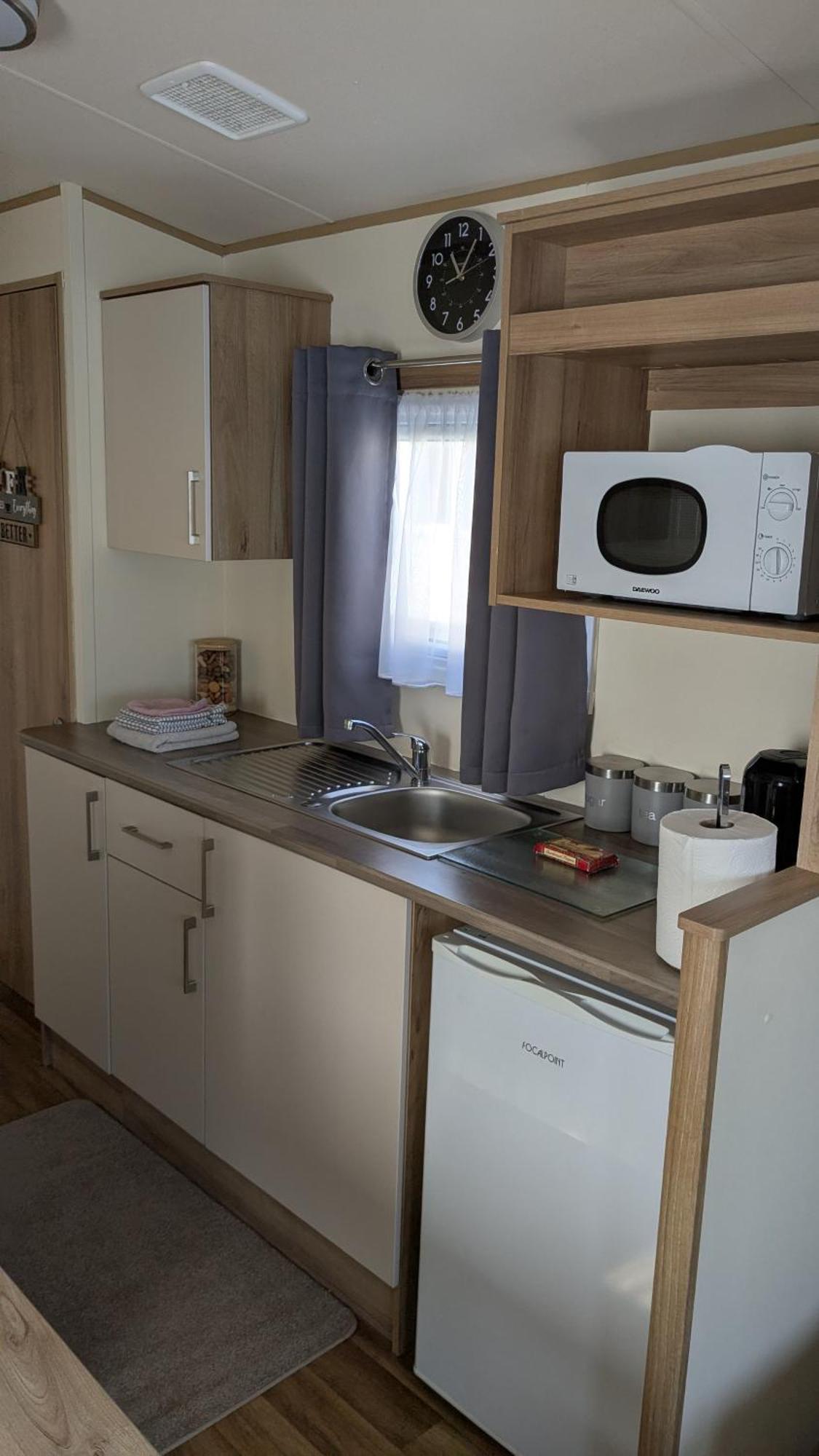 Campsite Floppy Feet Pet Friendly Thornwick Bay, *