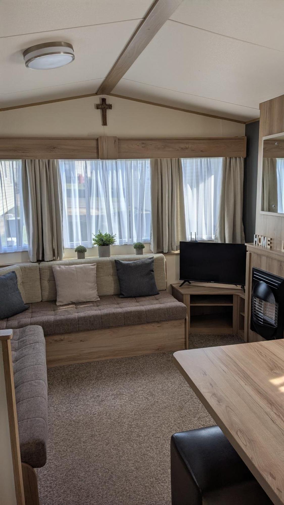 Campsite Floppy Feet Pet Friendly Thornwick Bay,