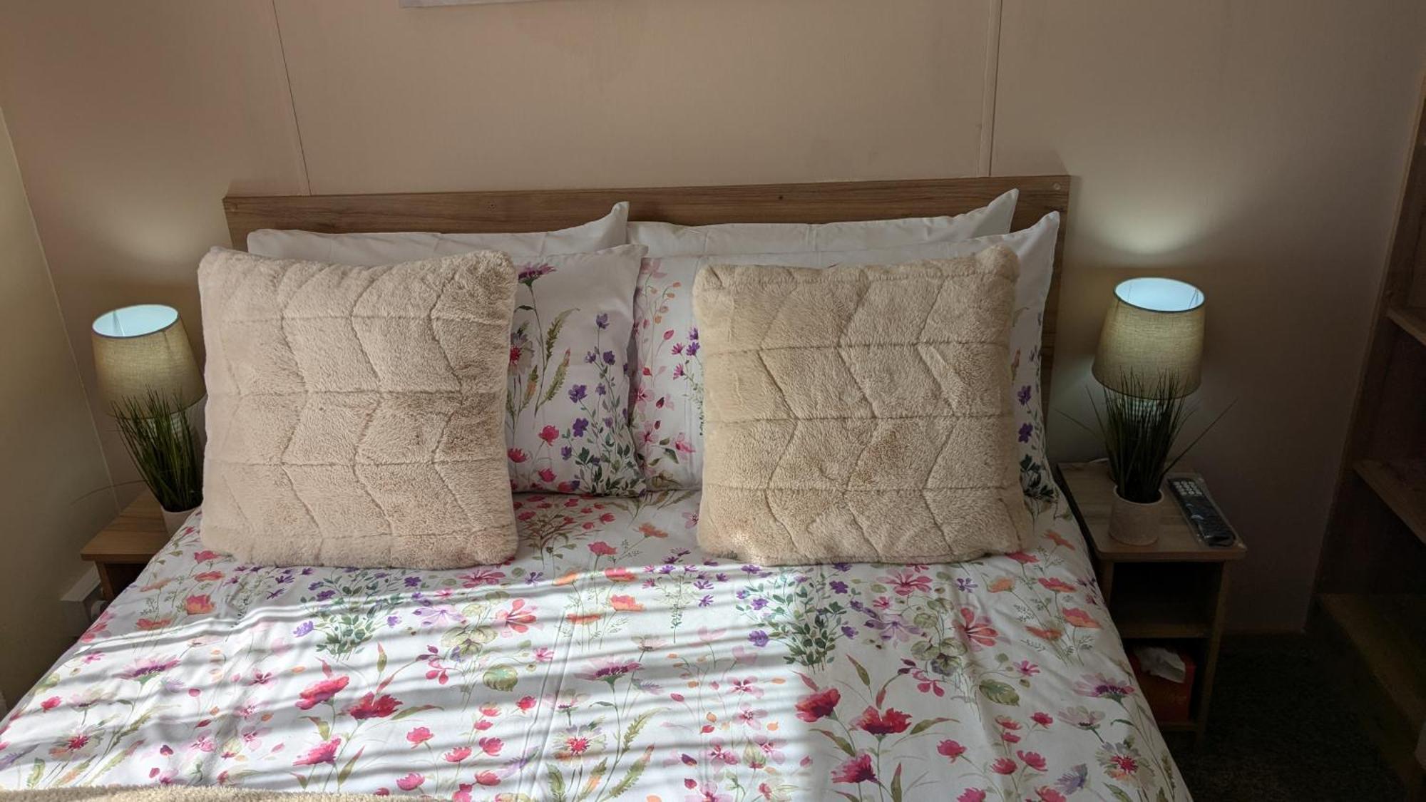 Campsite Floppy Feet Pet Friendly Thornwick Bay,